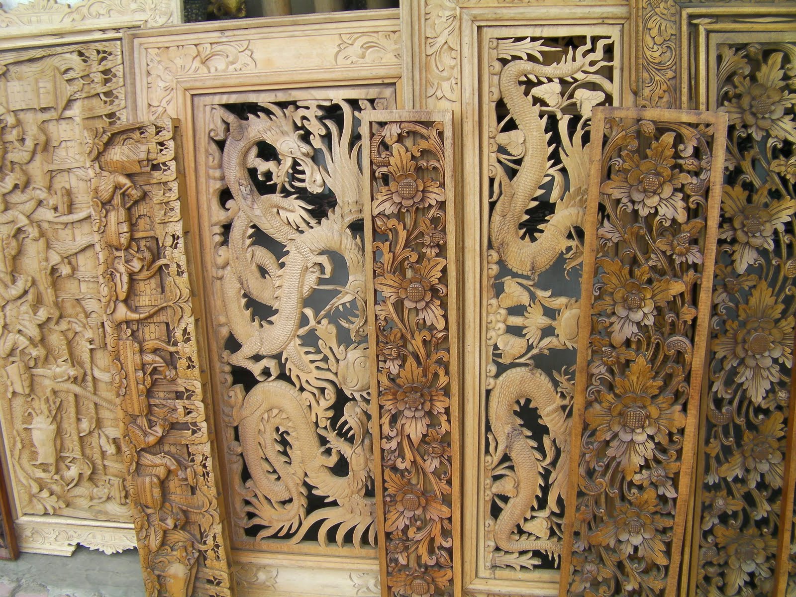 learning wood carving